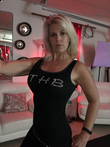 Foto di nudo di fuga di OnlyFans di Mrs Biz