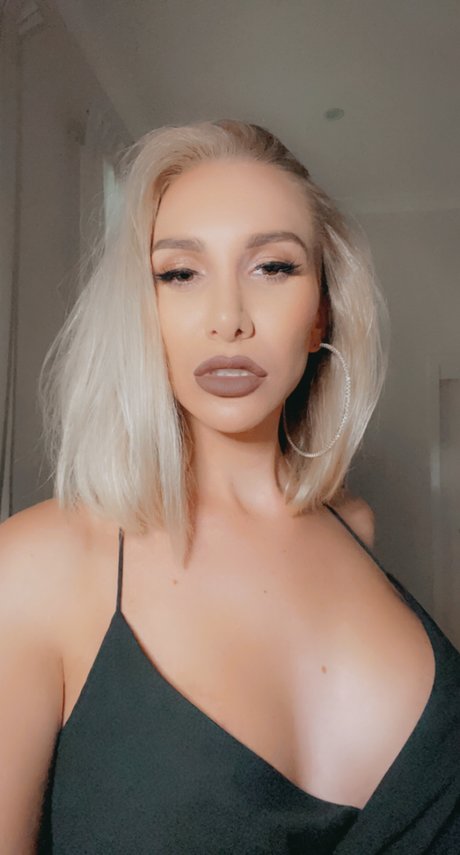 Foto di nudo di fuga di OnlyFans di Charli Grey
