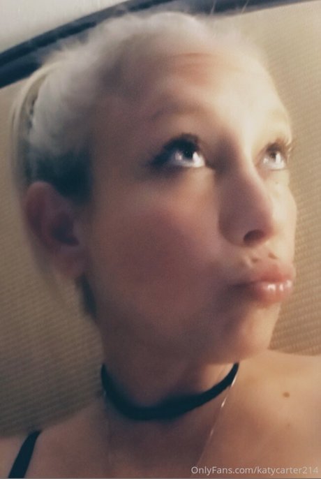 Foto di nudo di fuga di OnlyFans di Katycarter
