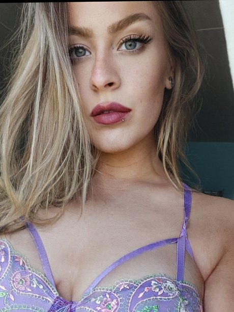Foto di nudo di fuga di OnlyFans di Miss Cece