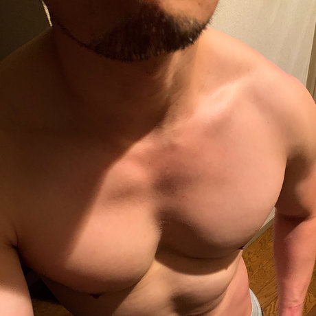Foto di nudo di fuga di OnlyFans di Taka