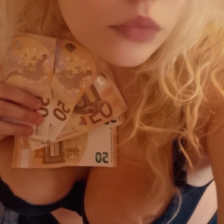 Foto di nudo di fuga di OnlyFans di Ophelia