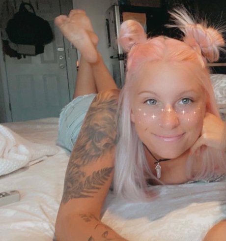 Foto di nudo di fuga di OnlyFans di Yours Gardenbunny
