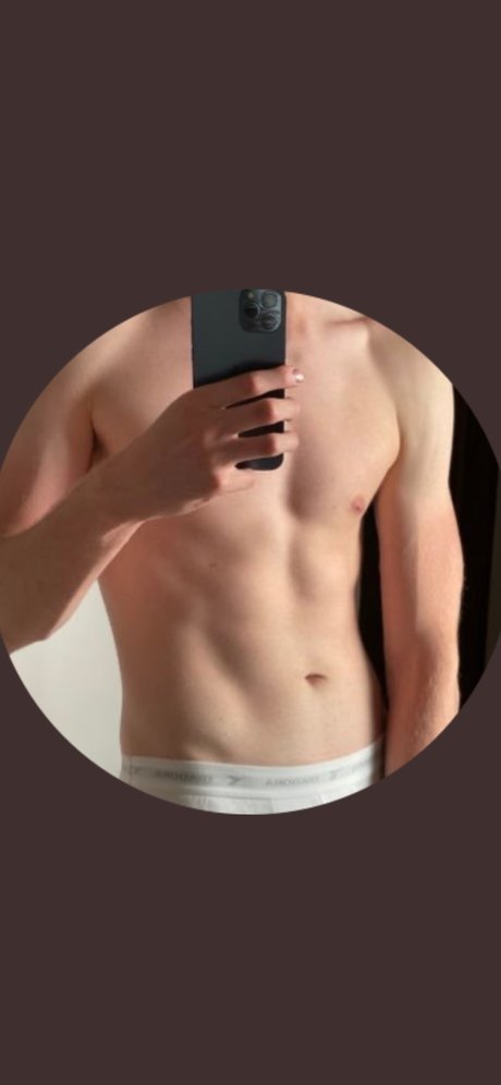 Foto di nudo di fuga di OnlyFans di Twinkyblondyboy