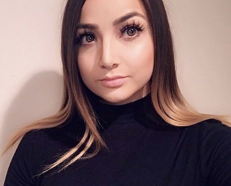 Foto di nudo di fuga di OnlyFans di Raebella