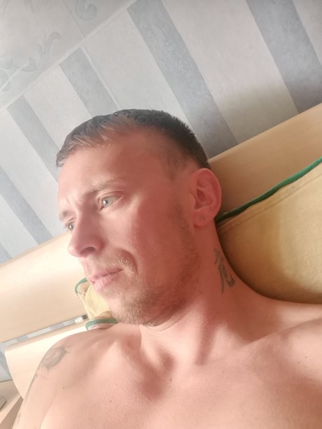 Foto di nudo di fuga di OnlyFans di Arthurking