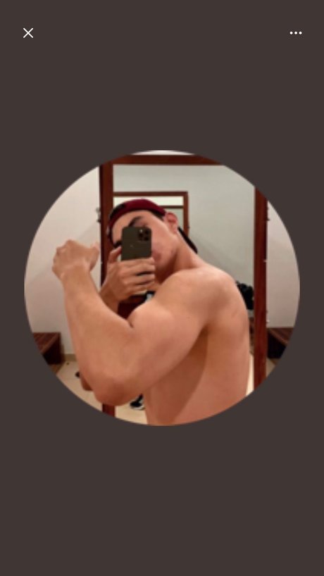 Foto di nudo di fuga di OnlyFans di Diego Molina