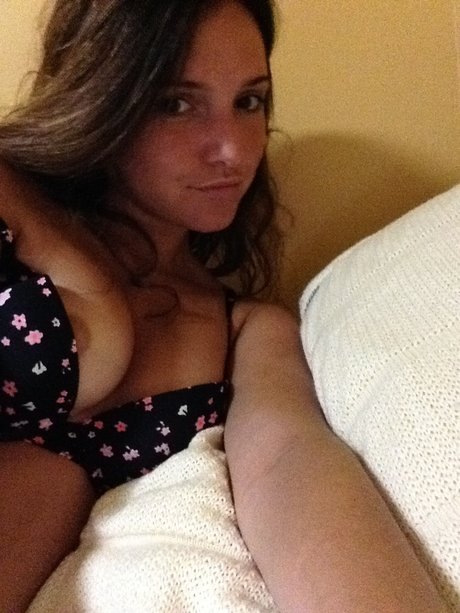 Foto di nudo di fuga di OnlyFans di Nixxx