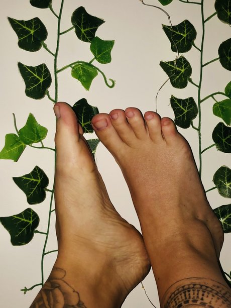 Foto di nudo di fuga di OnlyFans di Footsiepie