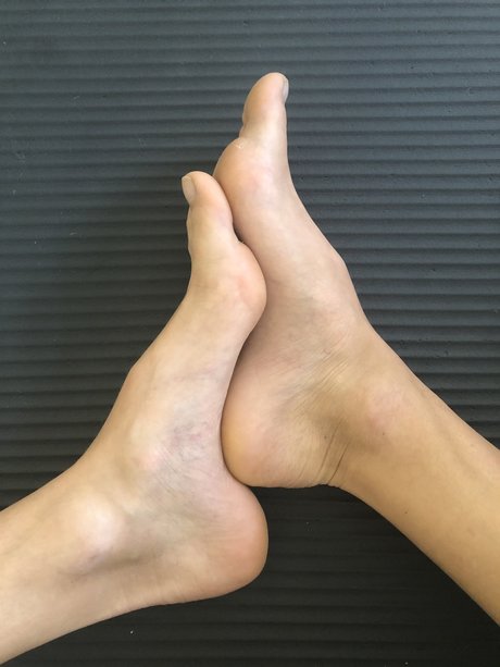 Foto di nudo di fuga di OnlyFans di Only Feet 4 U
