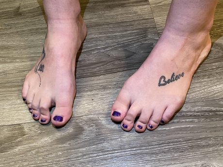 Foto di nudo di fuga di OnlyFans di Kays Cute Feet 