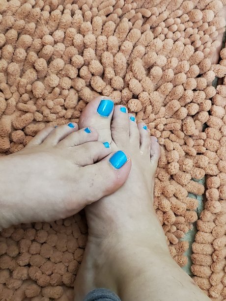 Foto di nudo di fuga di OnlyFans di Feetfrenzy