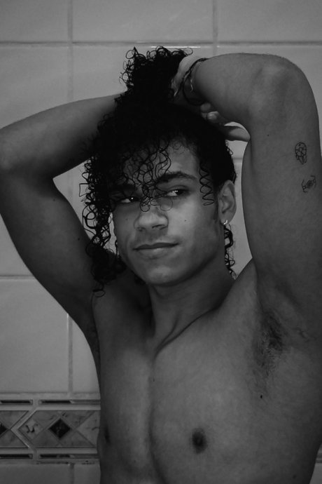 Foto di nudo di fuga di OnlyFans di Guilherme Santos