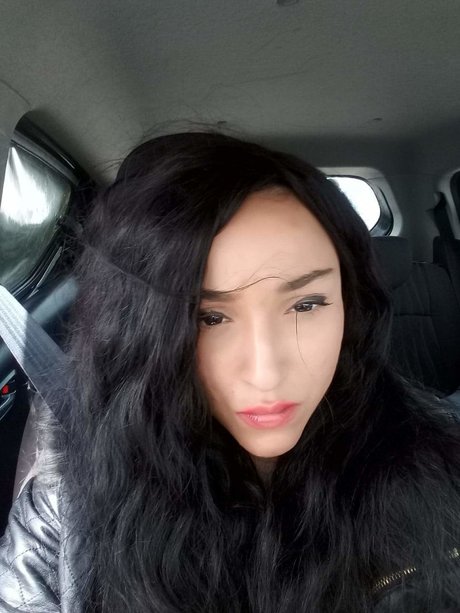 Foto di nudo di fuga di OnlyFans di Slouani Lena
