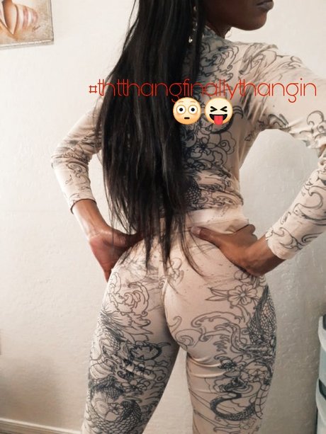 Foto di nudo di fuga di OnlyFans di Rough