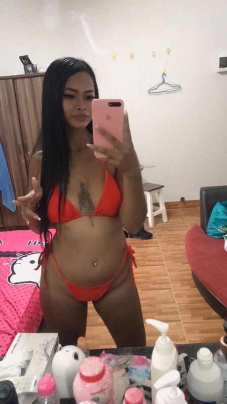 Foto di nudo di fuga di OnlyFans di Suthaphorn