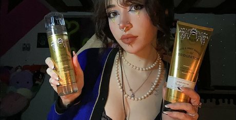Foto di nudo di fuga di OnlyFans di Floda Asmr