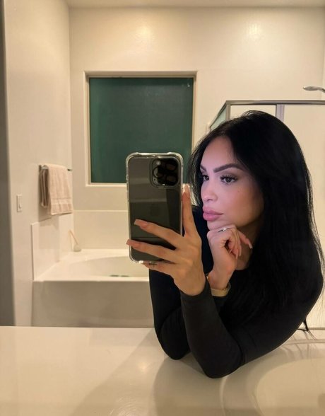 Foto di nudo di fuga di OnlyFans di Rayleen Vega