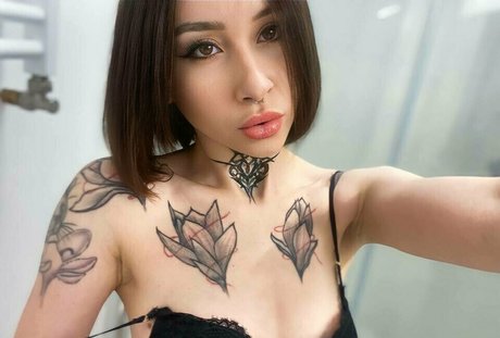 Foto di nudo di fuga di OnlyFans di Succubatiny