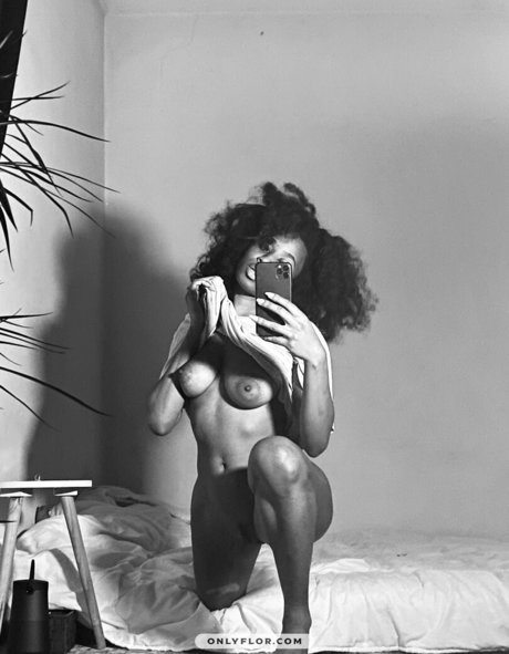 Foto di nudo di fuga di OnlyFans di Florheavenly