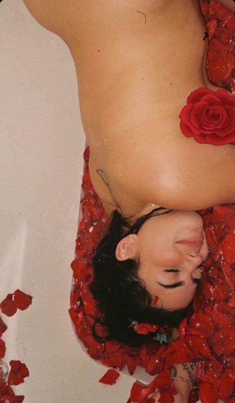 Foto di nudo di fuga di OnlyFans di Selenaxoxoxo Marian