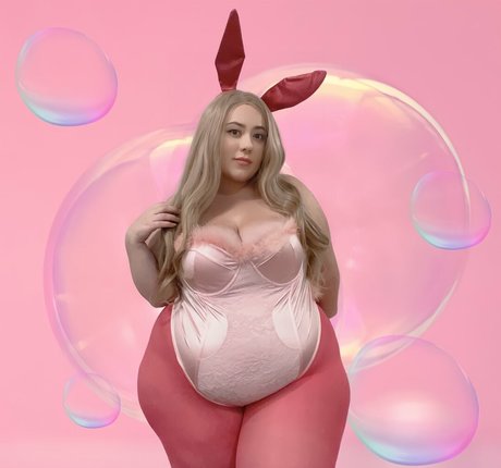 Foto di nudo di fuga di OnlyFans di Bbwudderlyadorable