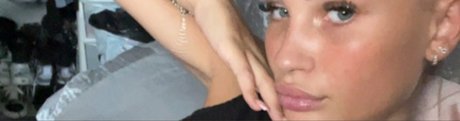 Foto di nudo di fuga di OnlyFans di Barbiebrunnetx