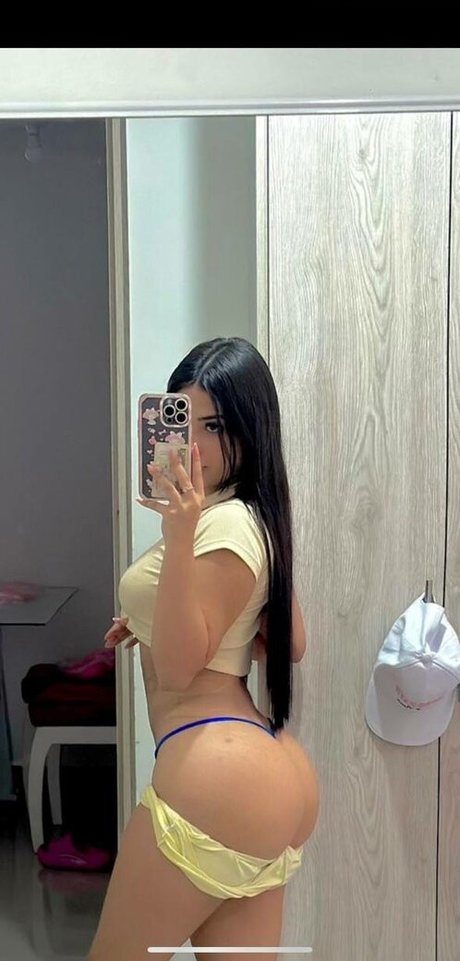 Foto di nudo di fuga di OnlyFans di Saritasalazarr