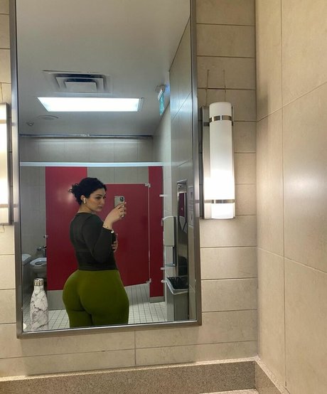 Foto di nudo di fuga di OnlyFans di Zainaabbab