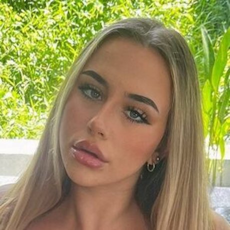 Foto di nudo di fuga di OnlyFans di Selina Bond