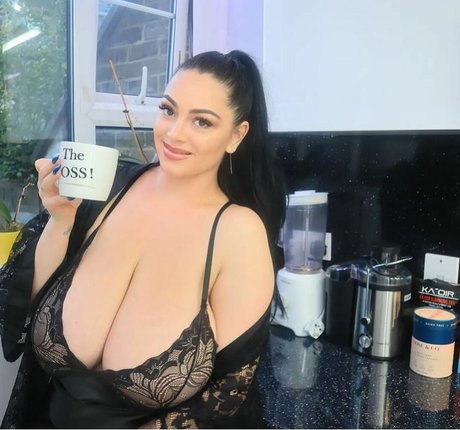 Klara Devine