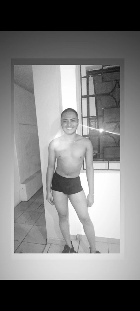 Foto di nudo di fuga di OnlyFans di Alexsander Masour