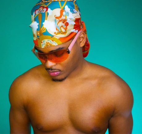 Foto di nudo di fuga di OnlyFans di Derrick After Dark