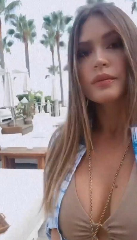 Foto di nudo di fuga di OnlyFans di Ella Anastasiou
