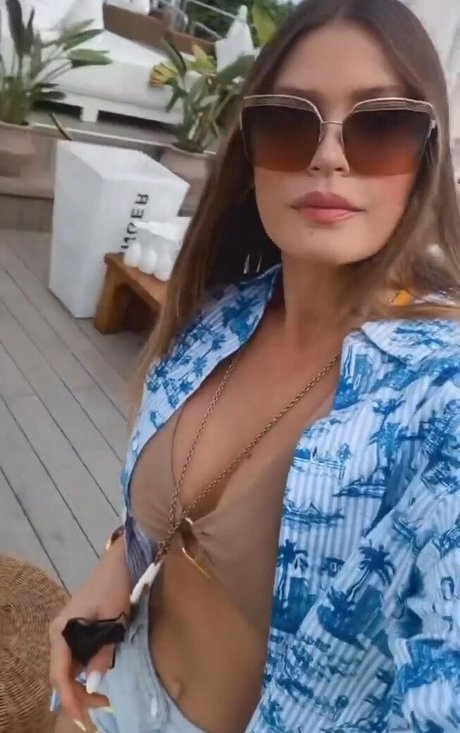 Foto di nudo di fuga di OnlyFans di Ella Anastasiou