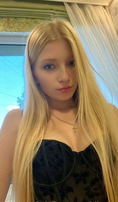 Foto di nudo di fuga di OnlyFans di Bilyavamusic