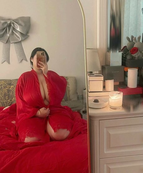 Foto di nudo di fuga di OnlyFans di Pisheneva Eva