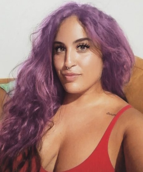 Foto di nudo di fuga di OnlyFans di Elviabombon