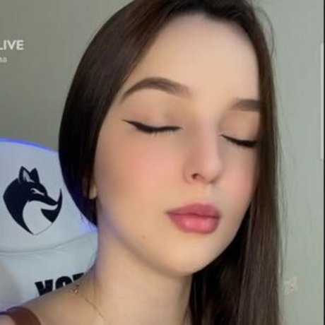 Foto di nudo di fuga di OnlyFans di Bellalinna