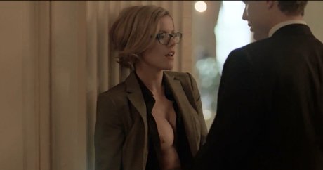 Foto di nudo di fuga di OnlyFans di Kathleen Robertson