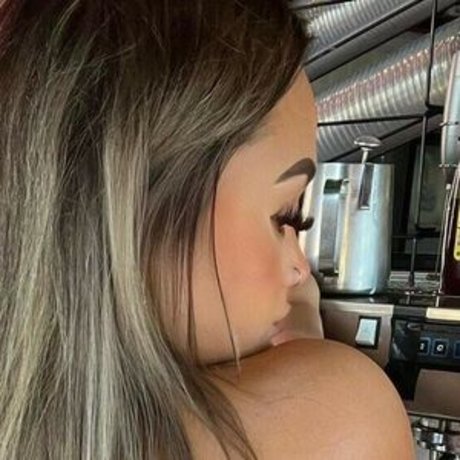 Foto di nudo di fuga di OnlyFans di Bombshellcel