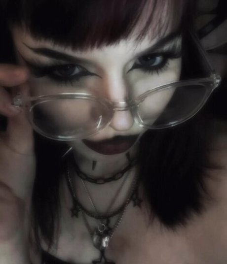 Foto di nudo di fuga di OnlyFans di Brattygirlllxo
