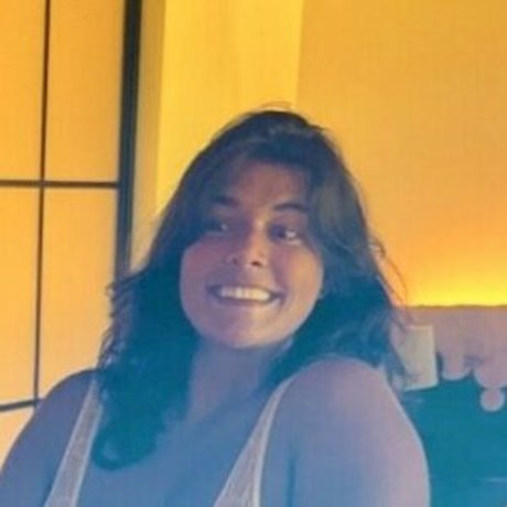 Foto di nudo di fuga di OnlyFans di Milla Chats