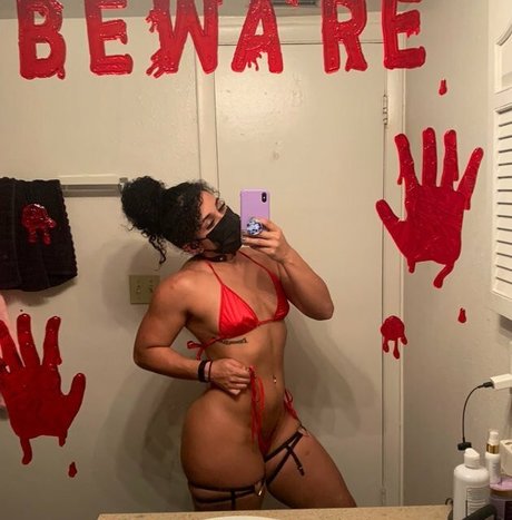 Foto di nudo di fuga di OnlyFans di Poofballdemon