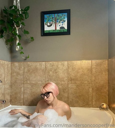 Foto di nudo di fuga di OnlyFans di Mandersoncooperfree