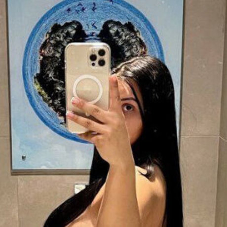 Foto di nudo di fuga di OnlyFans di Tdeia