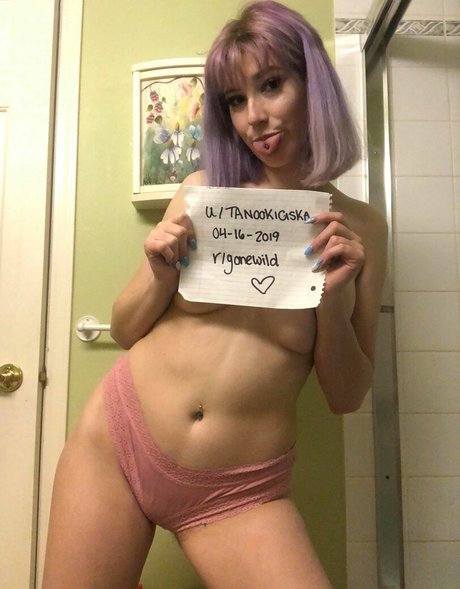 Foto di nudo di fuga di OnlyFans di Tanookiciska