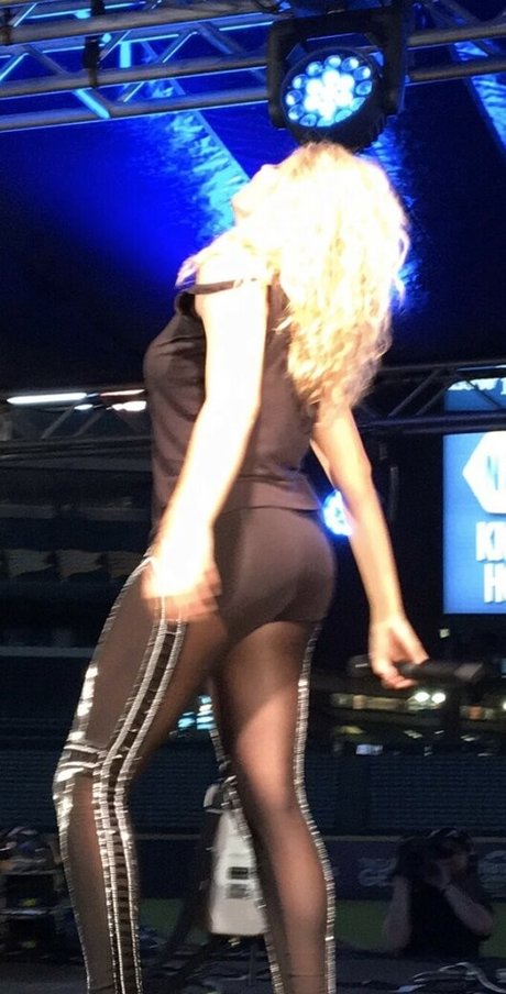 Foto di nudo di fuga di OnlyFans di Tori Kelly