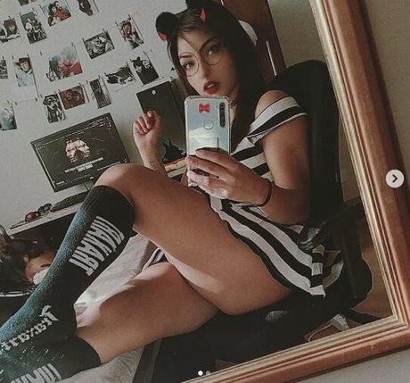 Foto di nudo di fuga di OnlyFans di Akiramoon