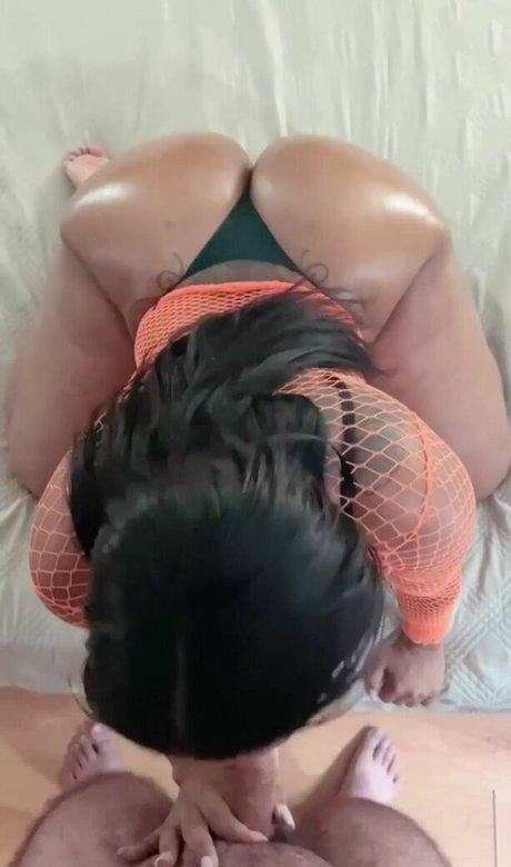Foto di nudo di fuga di OnlyFans di Camila Araujo
